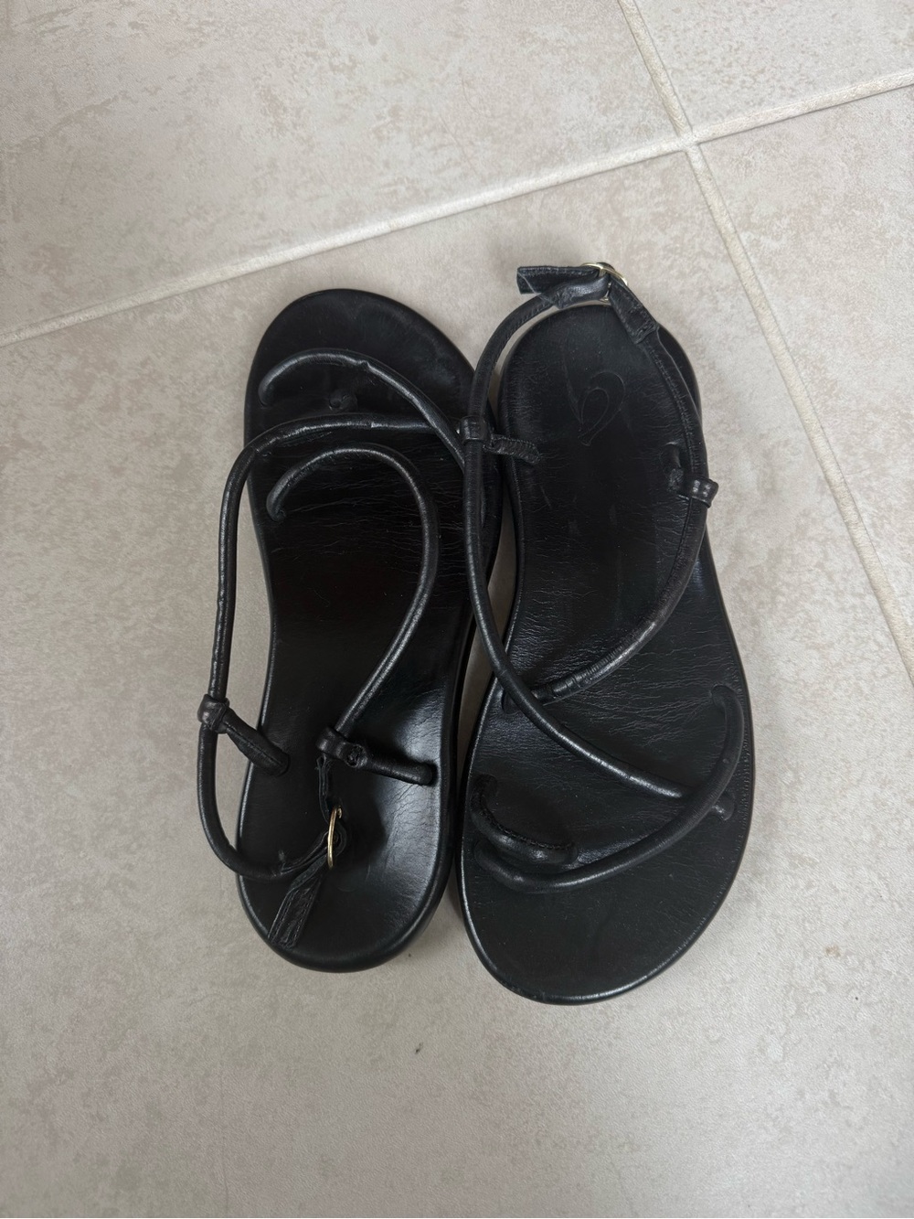 OluKai Black Minimalist Strappy Women's Sandals